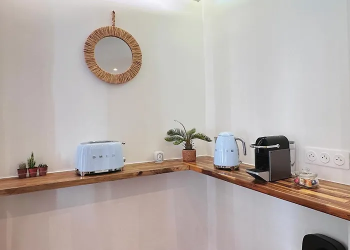 Homestay Le Coeur Du Paris, Centre Pompidou, Marais Paris