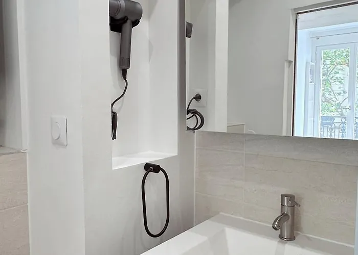 Homestay Le Coeur Du Paris, Centre Pompidou, Marais *